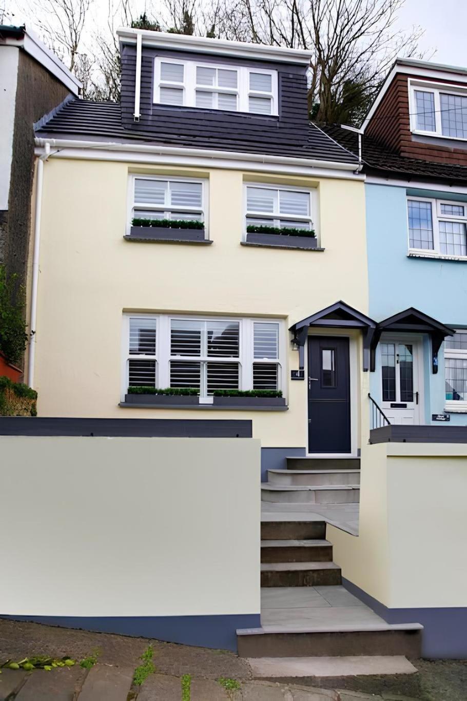 Tucked Away, Beach Access Sleeps 4 The Mumbles Exteriör bild