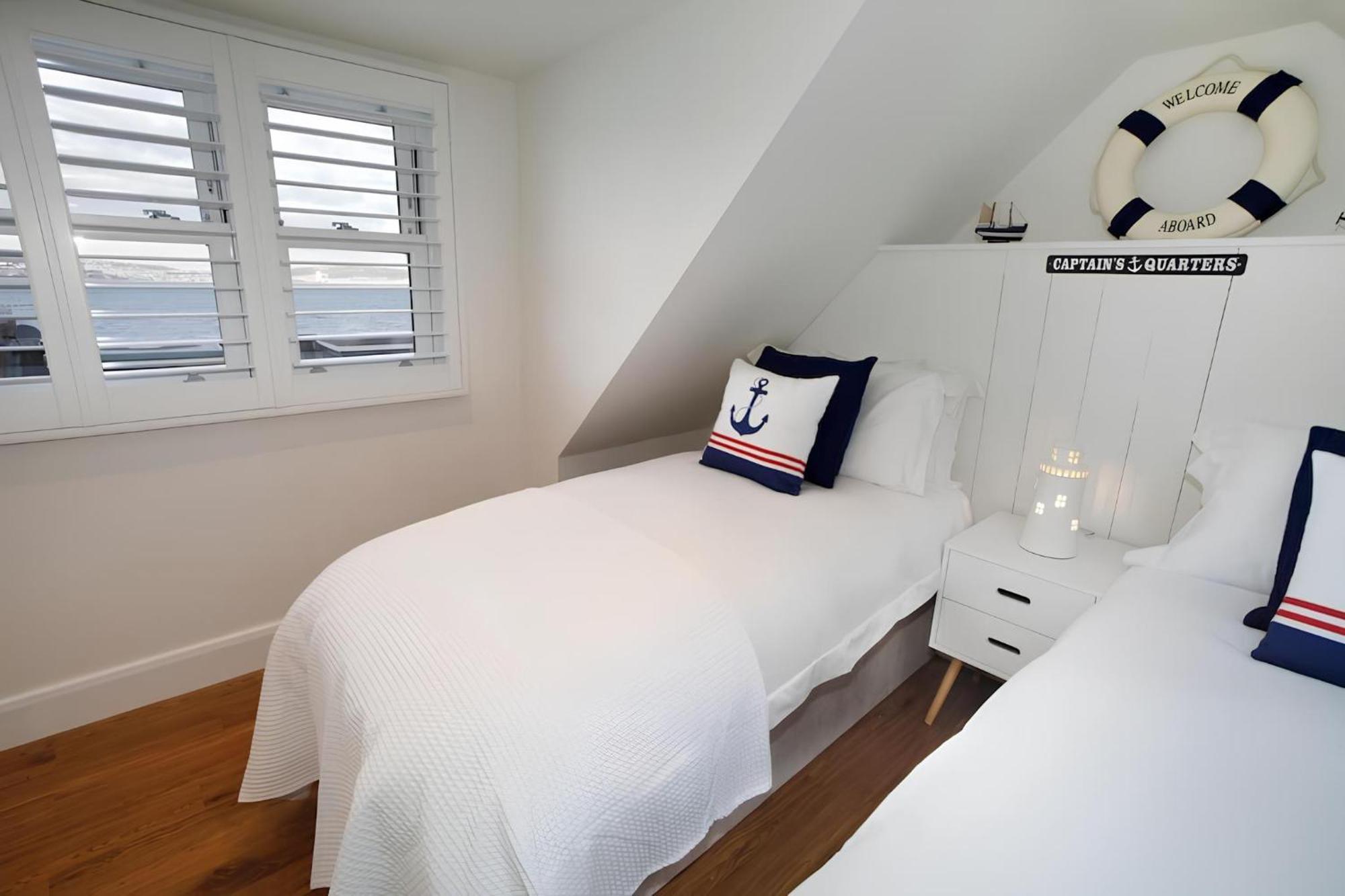 Tucked Away, Beach Access Sleeps 4 The Mumbles Exteriör bild