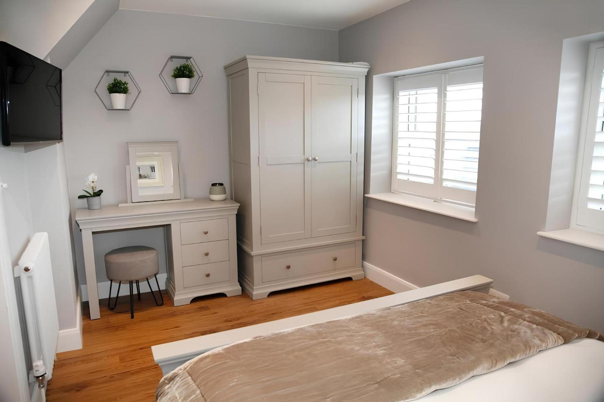 Tucked Away, Beach Access Sleeps 4 The Mumbles Exteriör bild